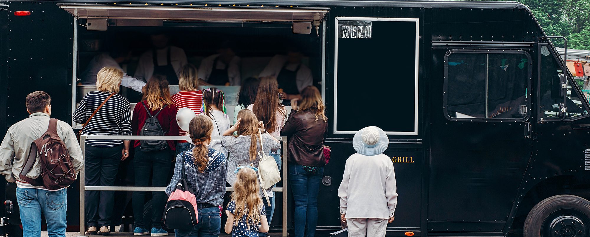 Stock image of food truck used in RCLCO article on pop-up retail